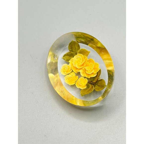 Vintage Reverse Carved Lucite Brooch Pin Yellow & Green Flowers Roses - Picture 3 of 7